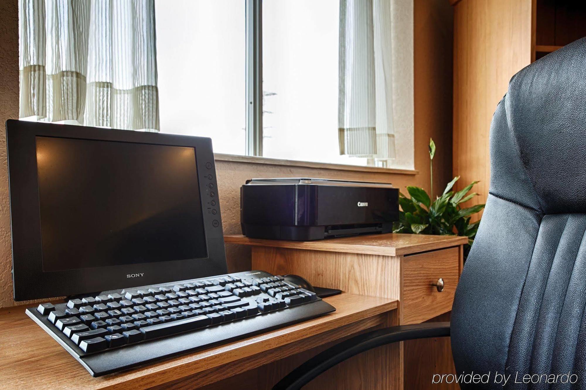 Surestay Hotel By Best Western Ottawa Зручності фото